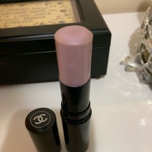 Chanel highlighter stick